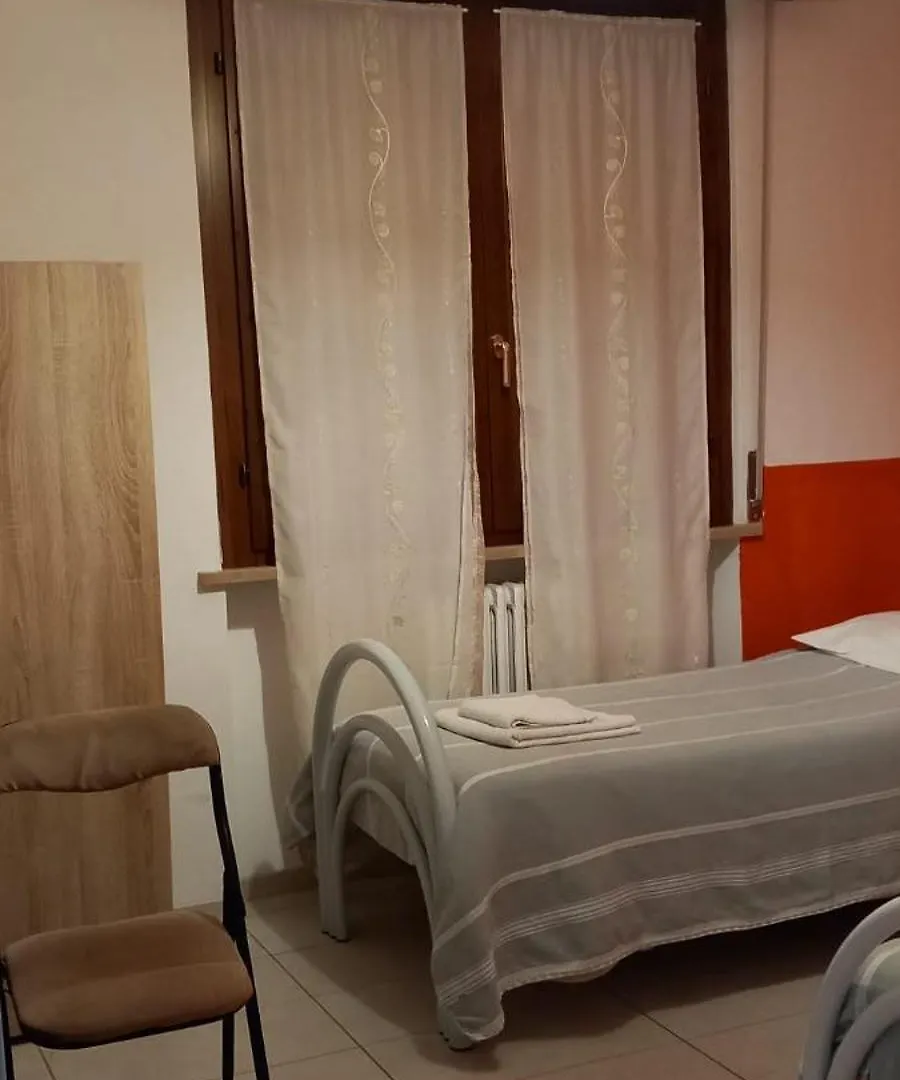 Hotel Kola Age Peschiera del Garda 0*,  Italien